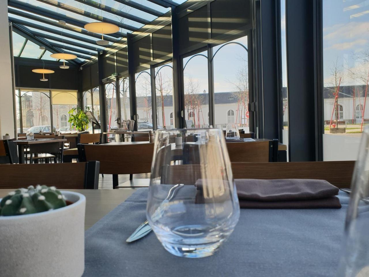 Hotel De La Gare - Restaurant Bistro Quai La Roche-sur-Yon Bagian luar foto